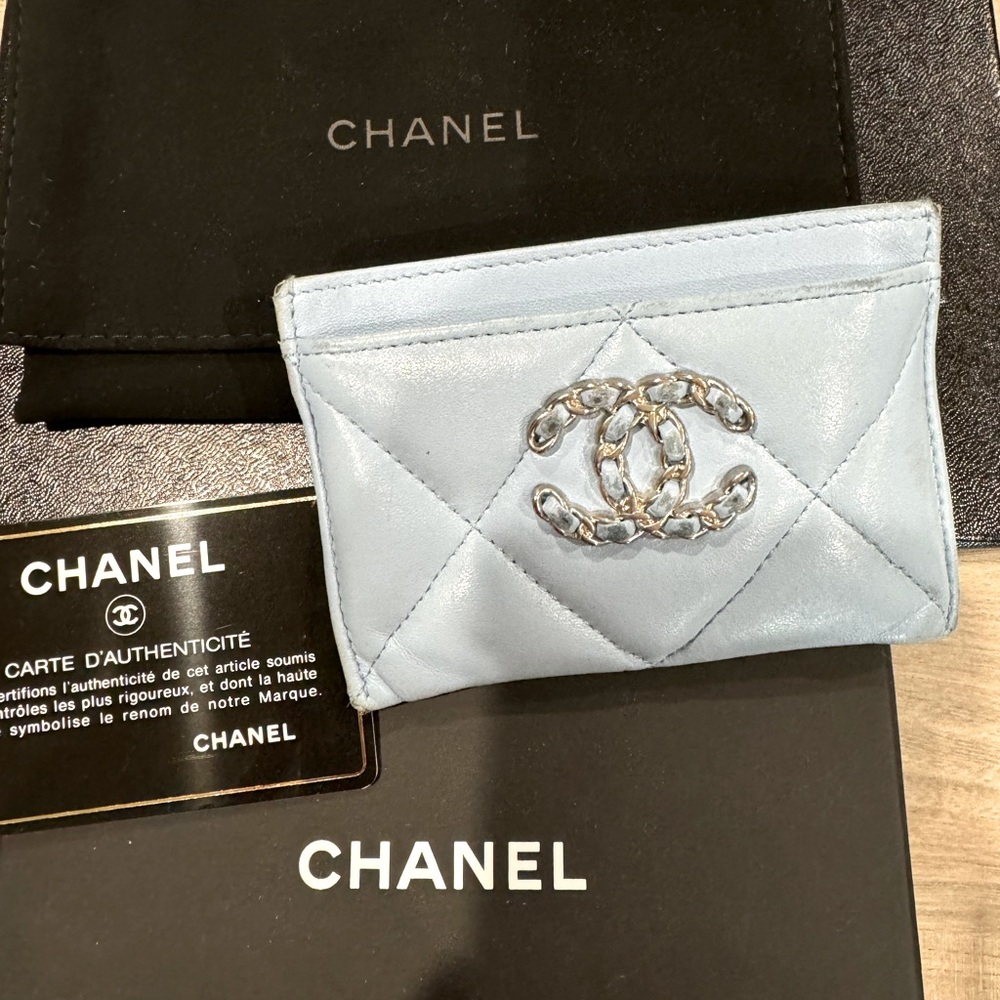 Chanel 19 Cardholder Blue